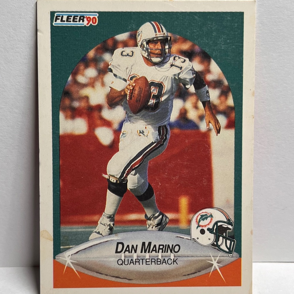 Near-Mint Condition: 1990 Dan Marino - Fleer Trading Card